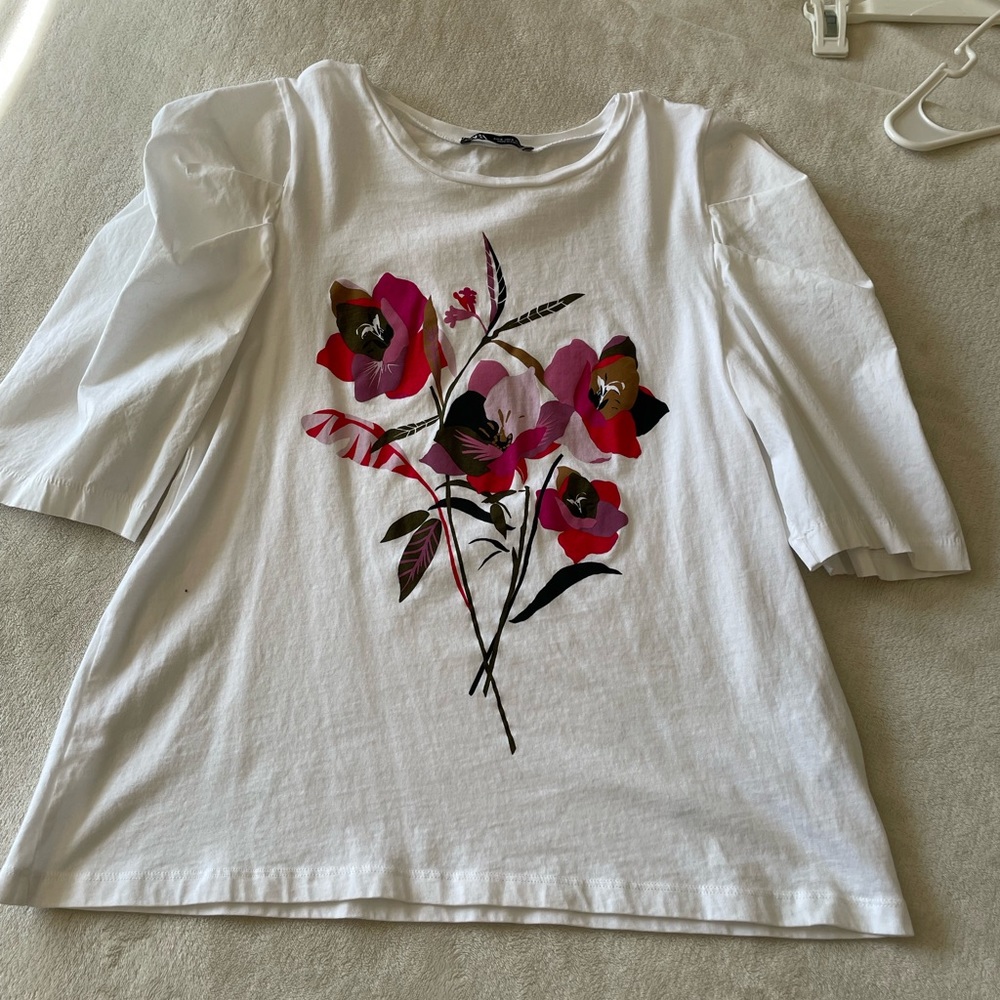 Zara teeshirt small